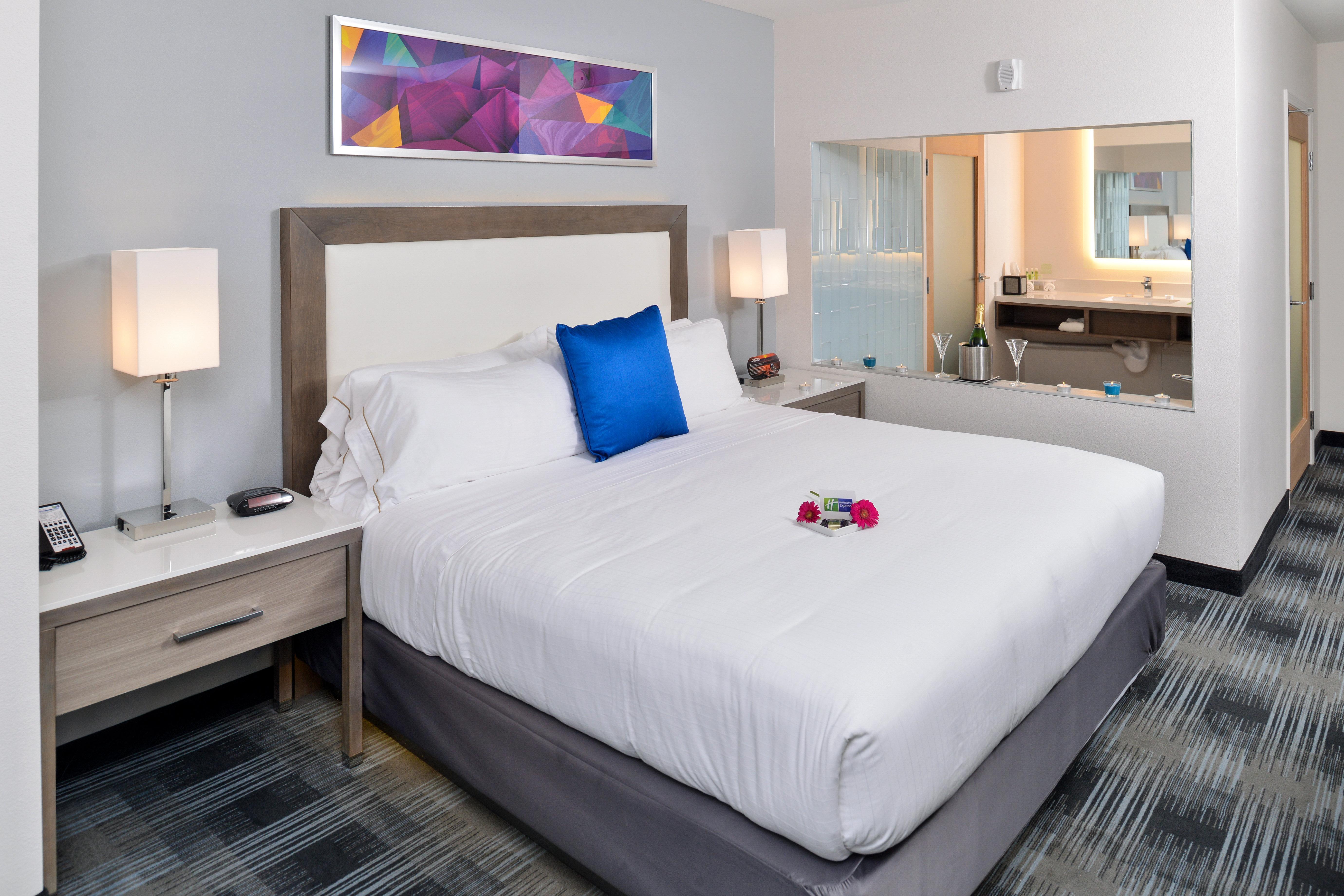 Holiday Inn Express & Suites San Diego - Mission Valley, An Ihg Hotel Zewnętrze zdjęcie