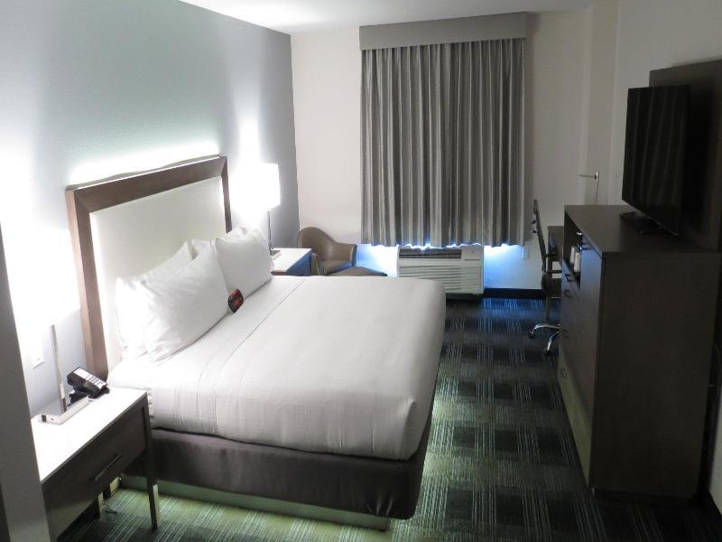 Holiday Inn Express & Suites San Diego - Mission Valley, An Ihg Hotel Zewnętrze zdjęcie